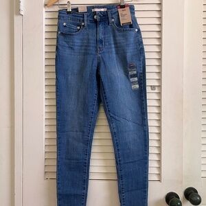 Levi's 721 High Rise Skinny Jeans